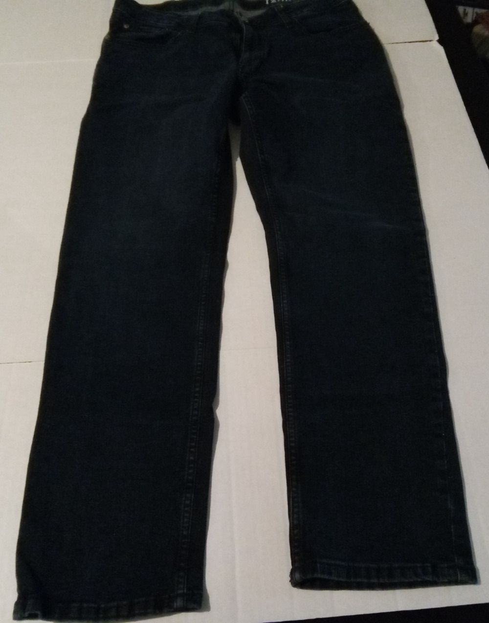 Izod Size 36X32 Straight Fit Blue Jeans
